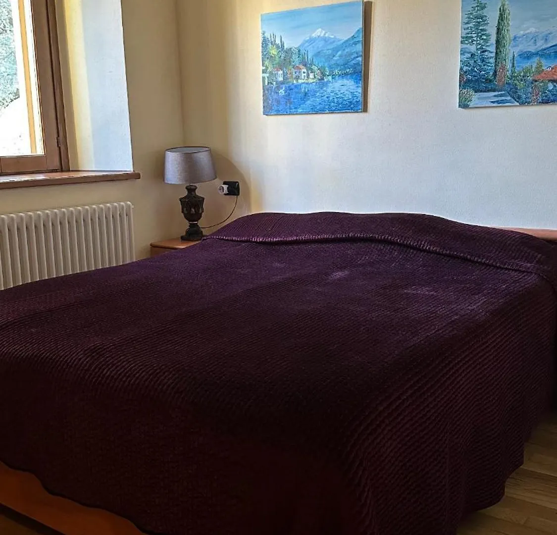 Apartment Bellenno Italy
